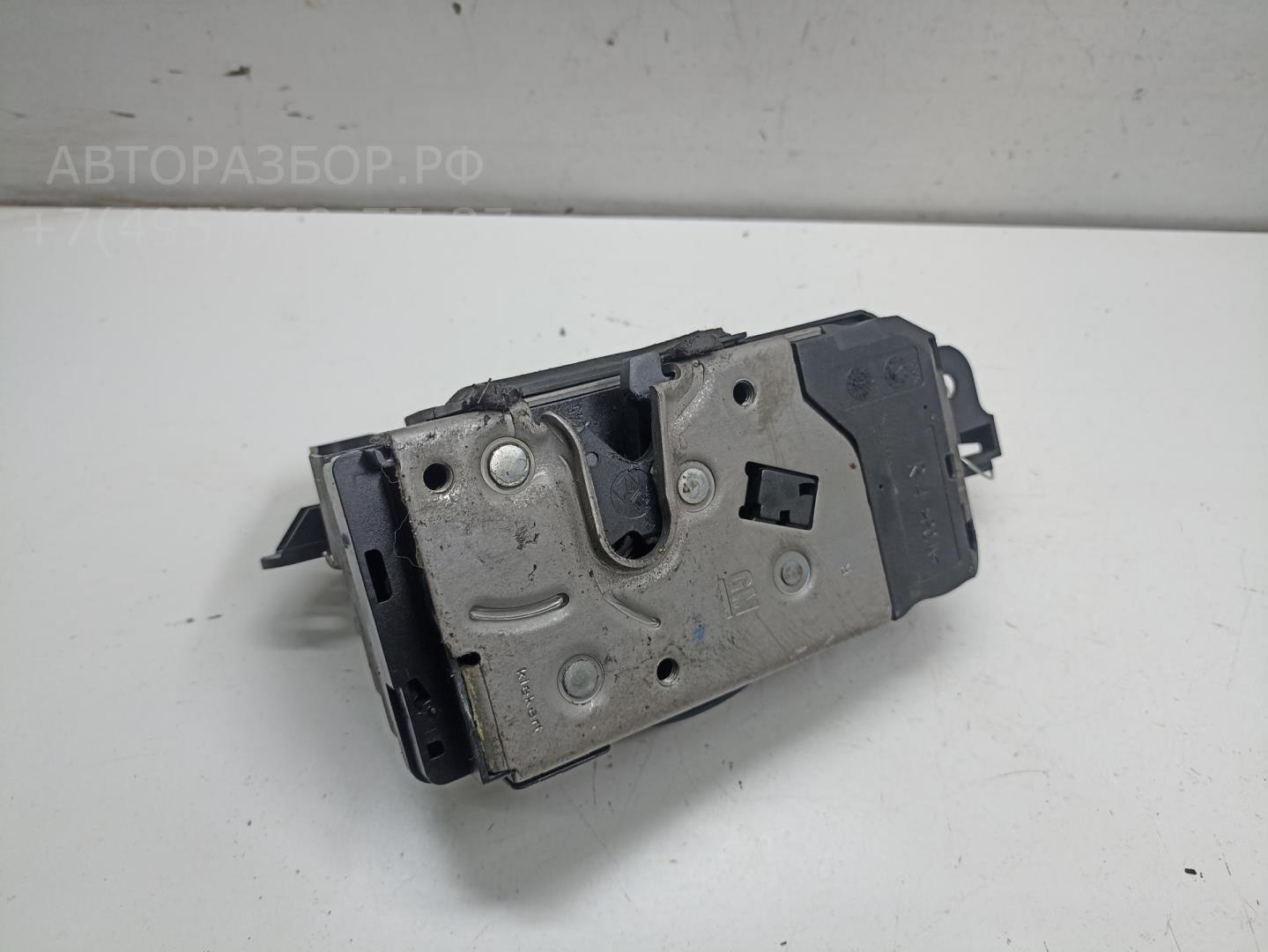 Замок двери передней правой