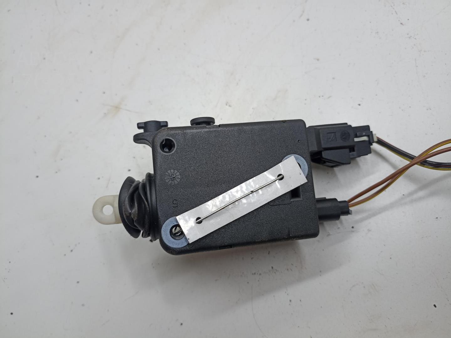 Активатор замка багажника