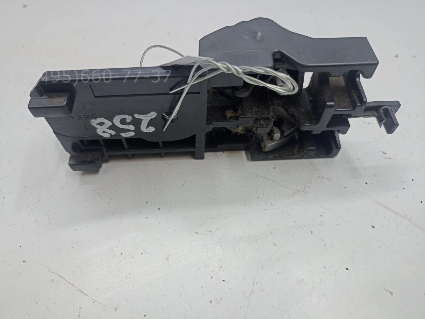 Ручка двери передней внутренняя левая