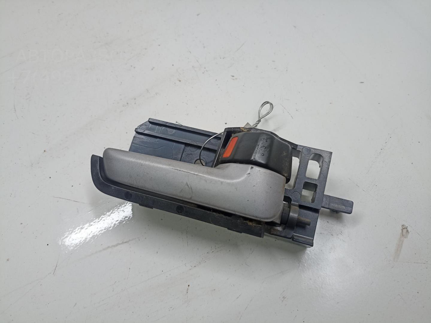 Ручка двери передней внутренняя правая