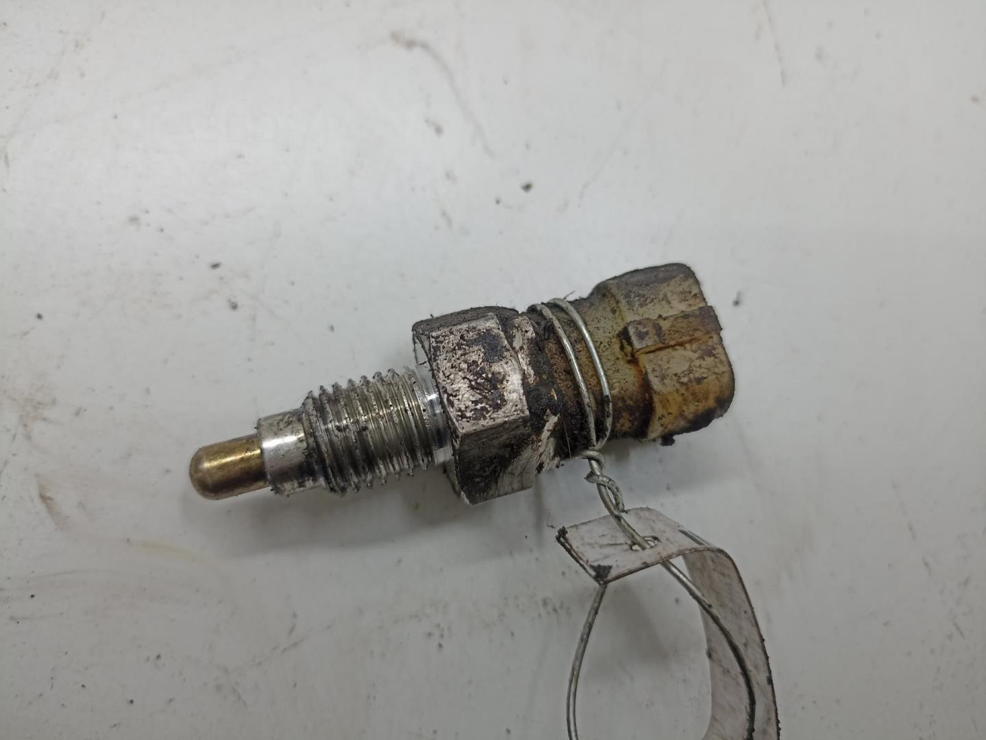 Датчик включения заднего хода