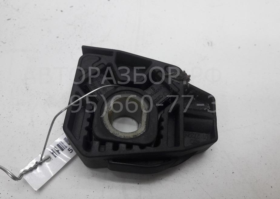 Кронштейн радиатора