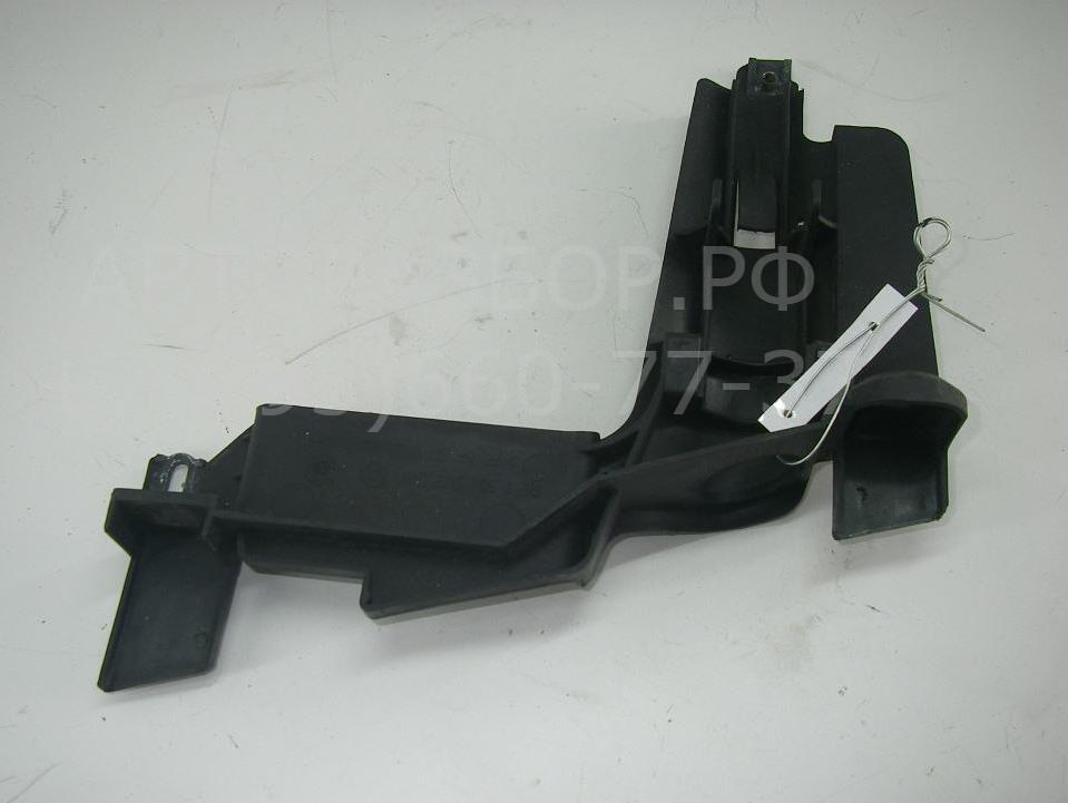 Кронштейн фар правый