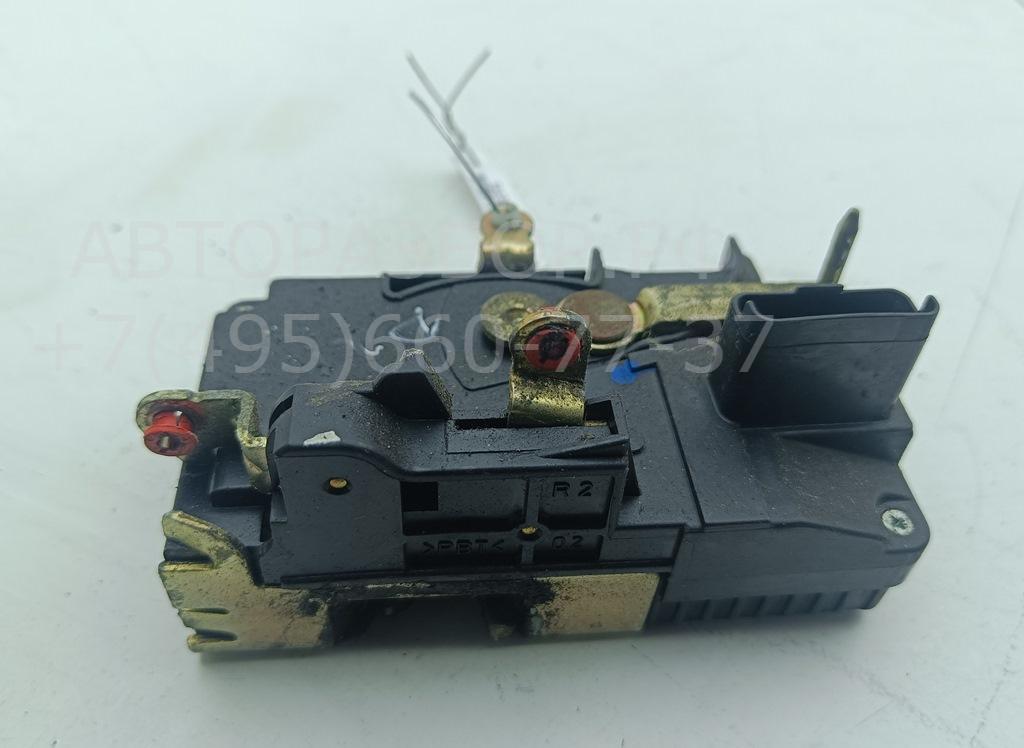 Замок двери передней правой