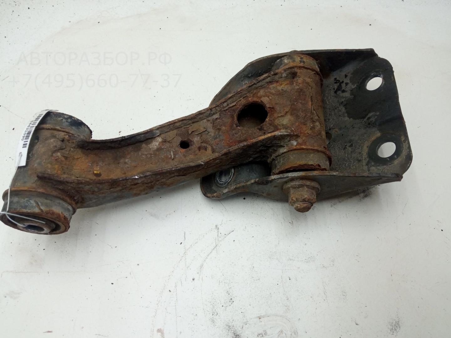 Рычаг передний левый