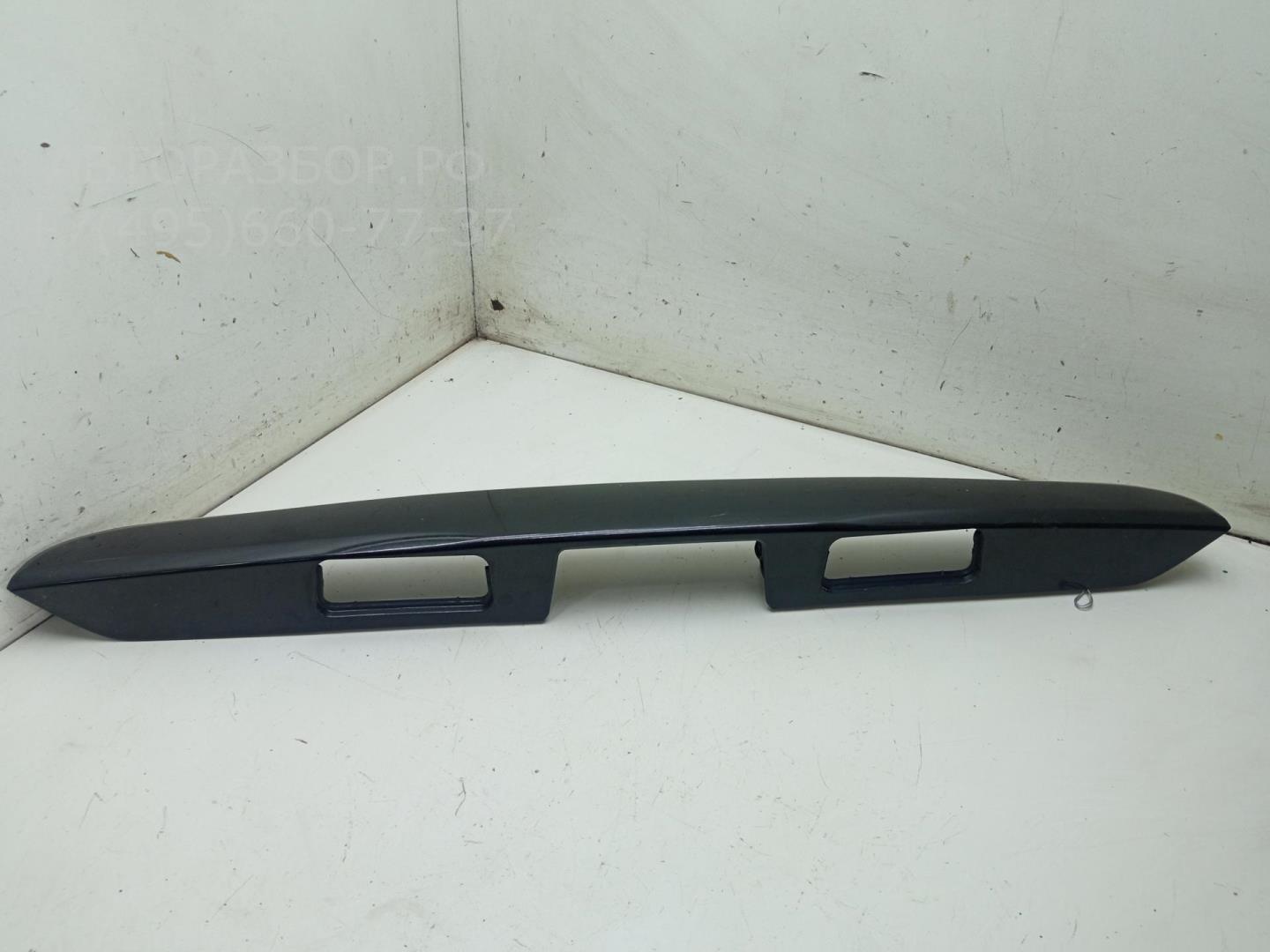 Накладка крышки багажника