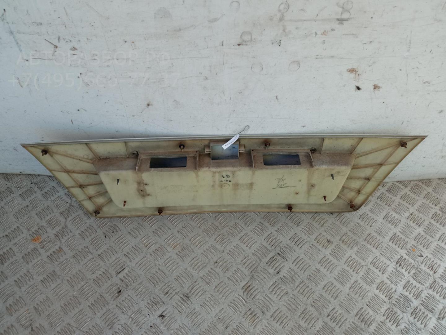 Накладка крышки багажника