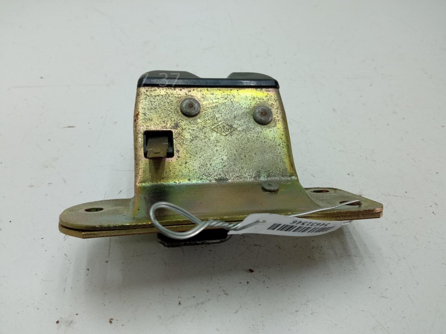 Замок багажника