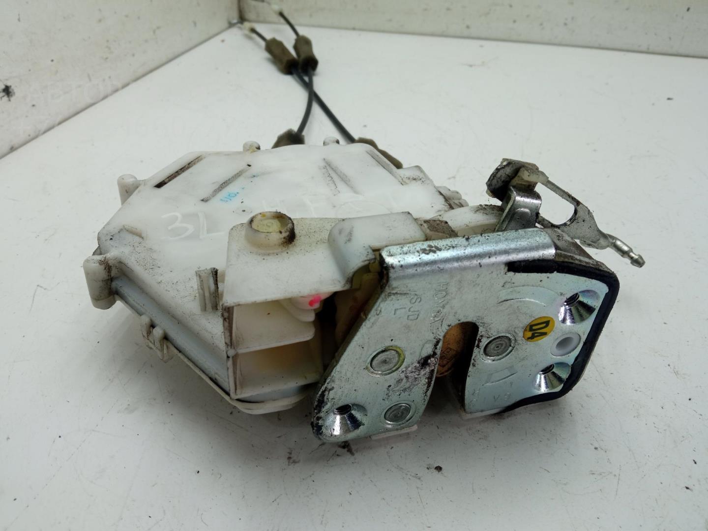 Замок двери задней левой