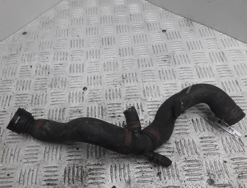 Патрубок радиатора