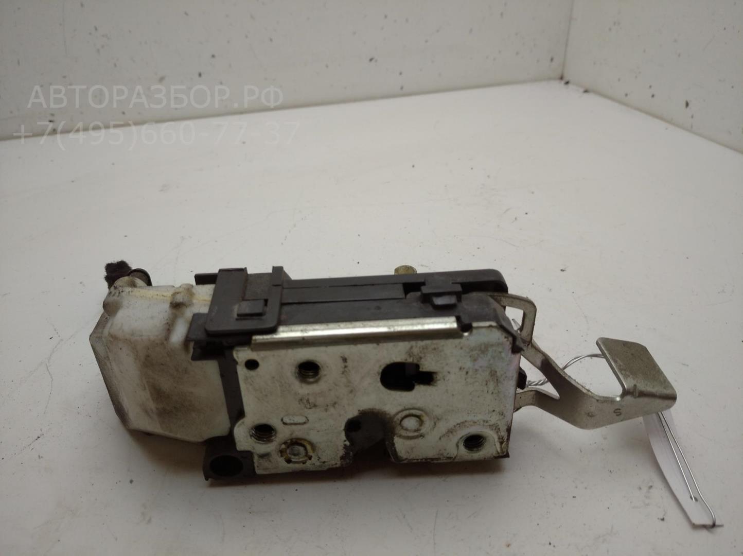 Замок двери передней левой