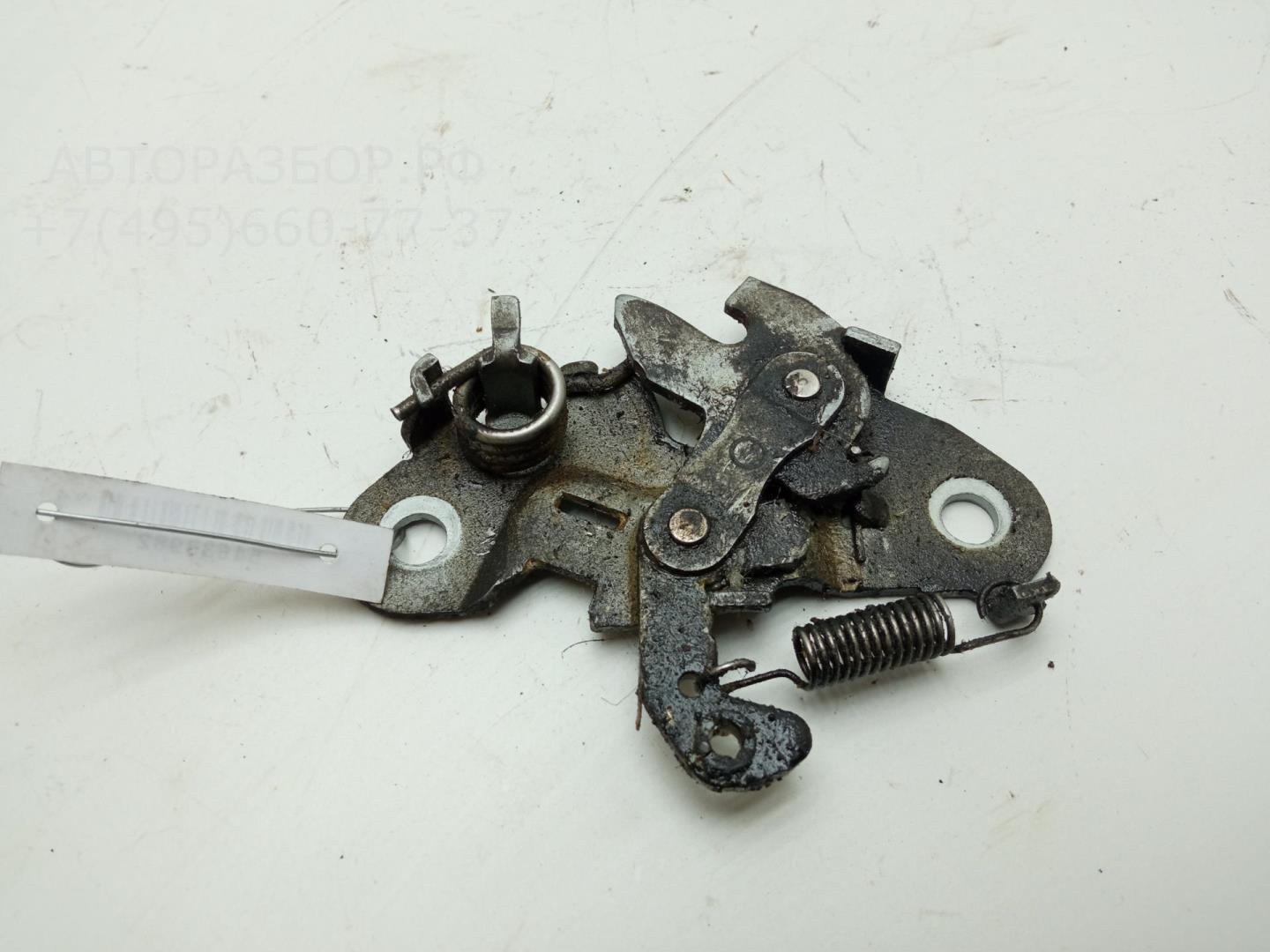 Замок капота