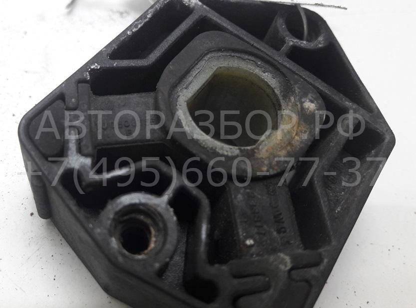 Кронштейн радиатора