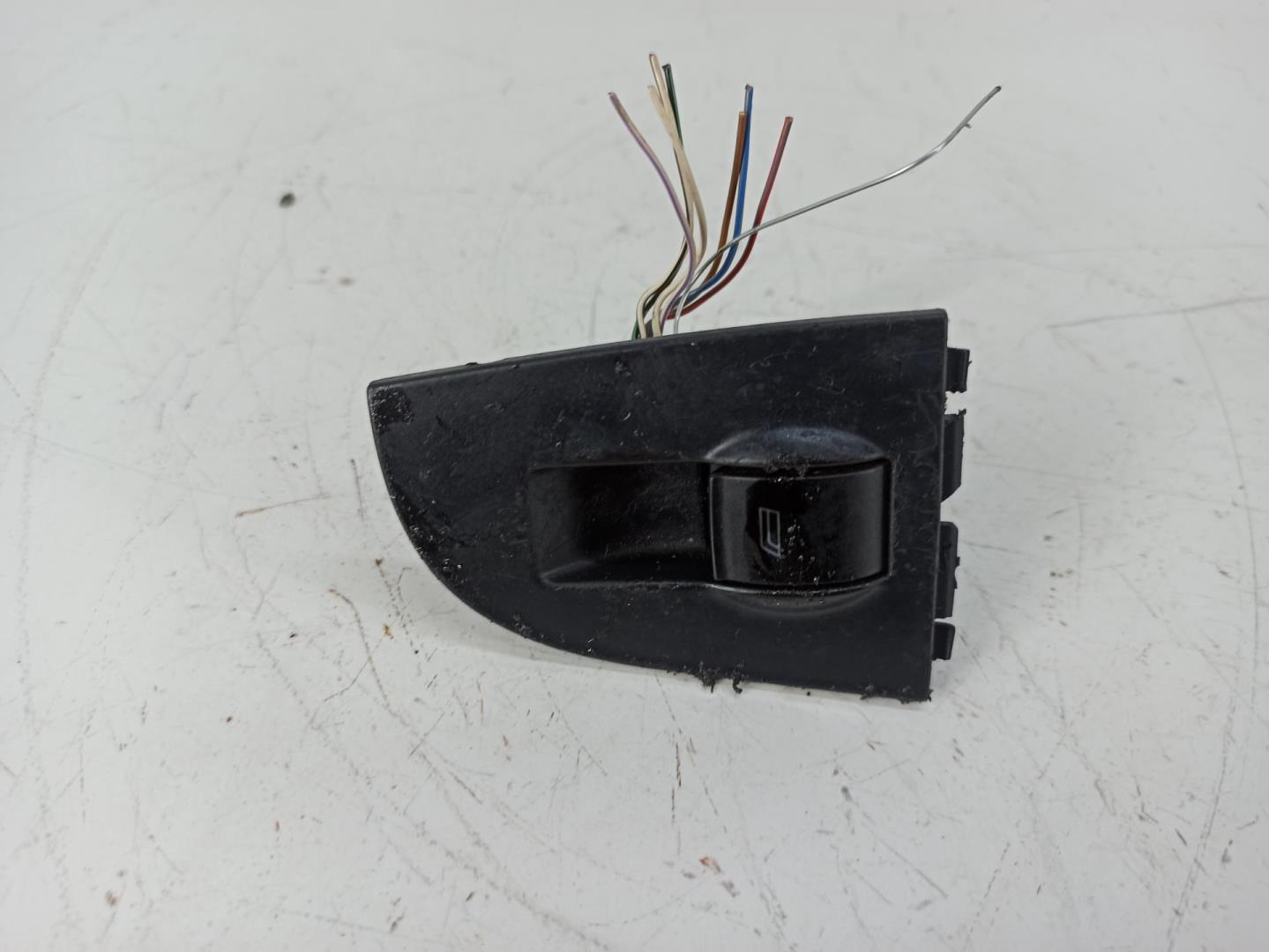 Кнопка стеклоподъемника