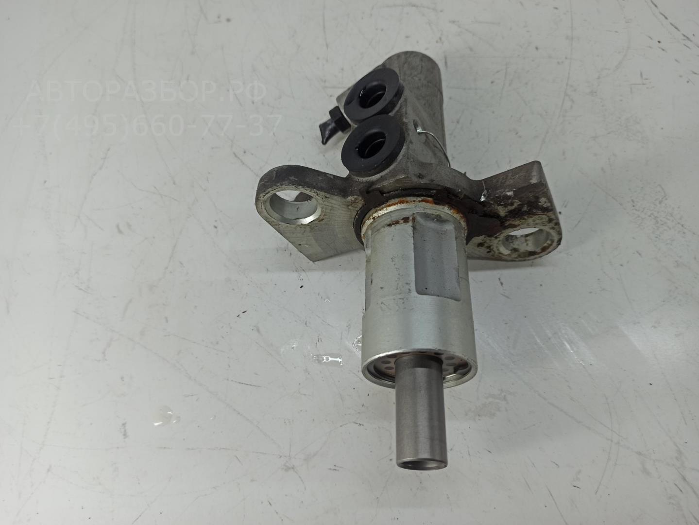 Цилиндр тормозной главный