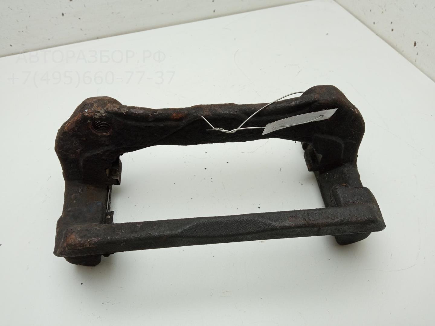 Скоба суппорта переднего