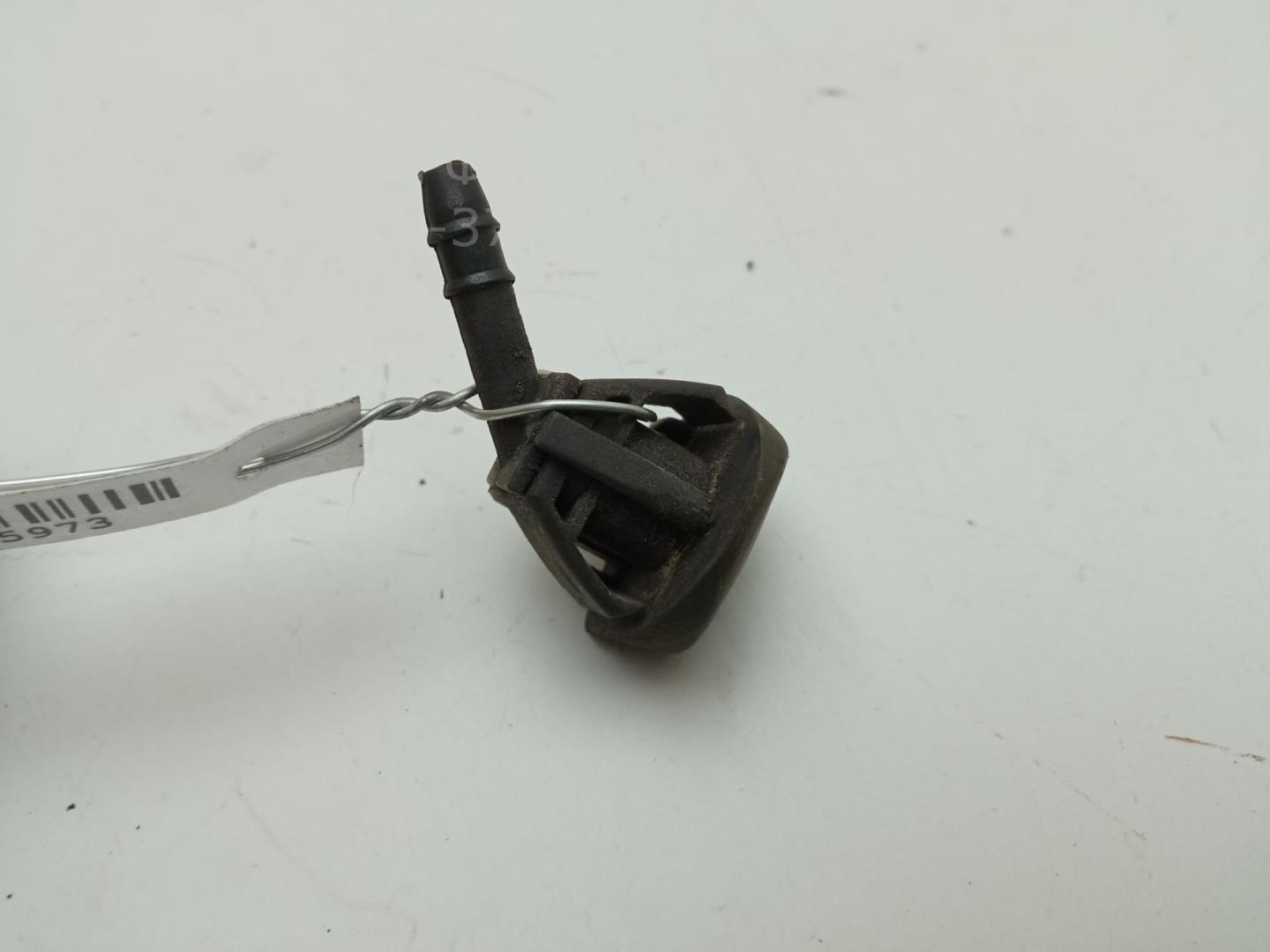 Форсунка омывателя лобового стекла