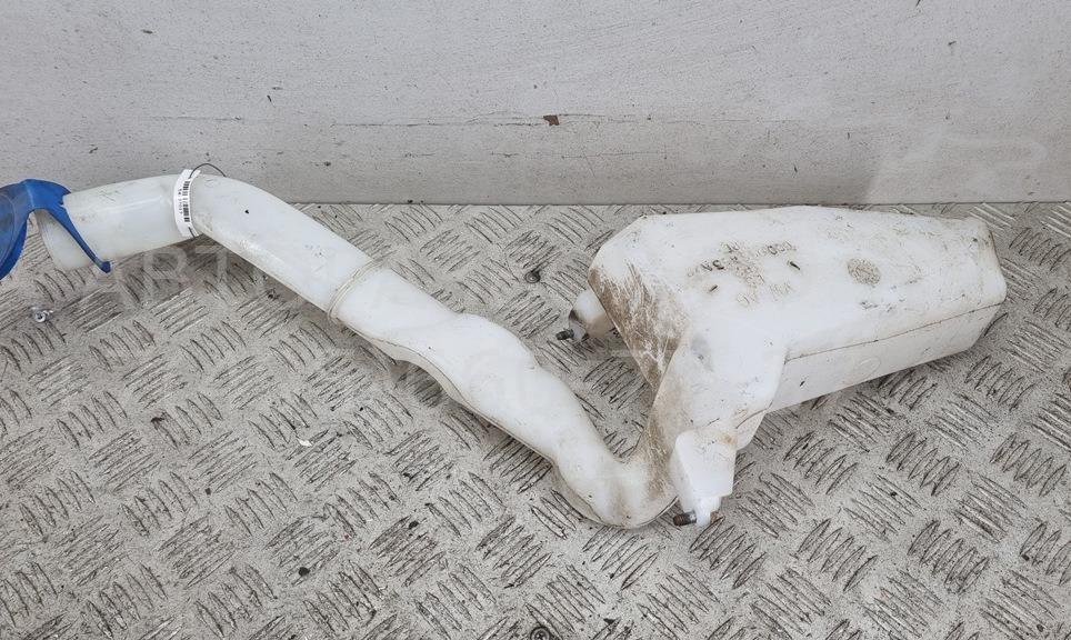 Бачок омывателя лобового стекла