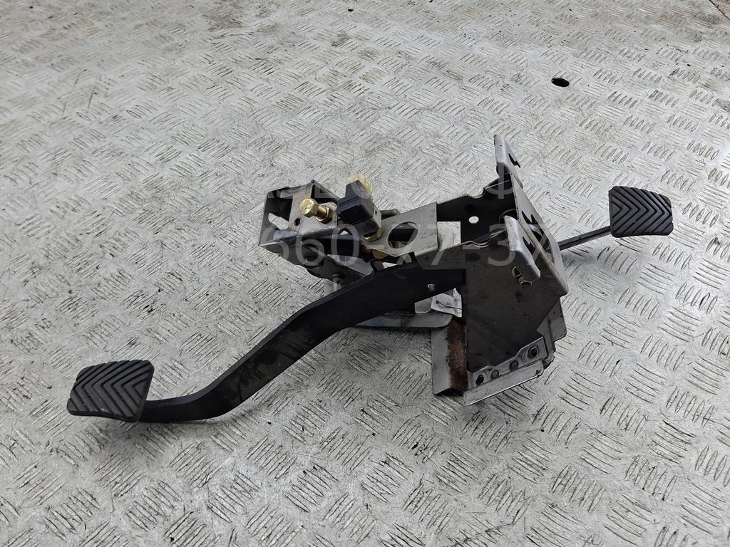 Блок педалей