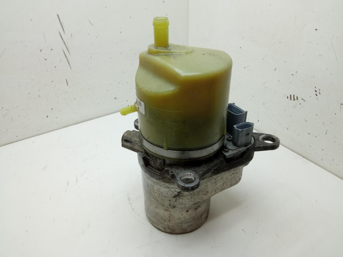 Серводвигатель рулевой рейки