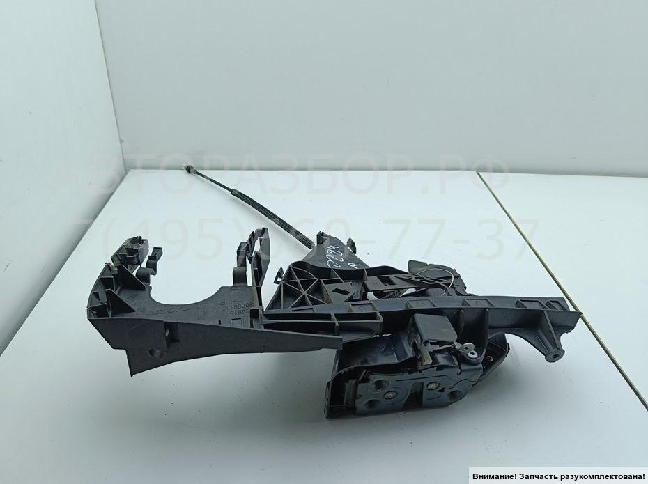 Замок двери передней правой