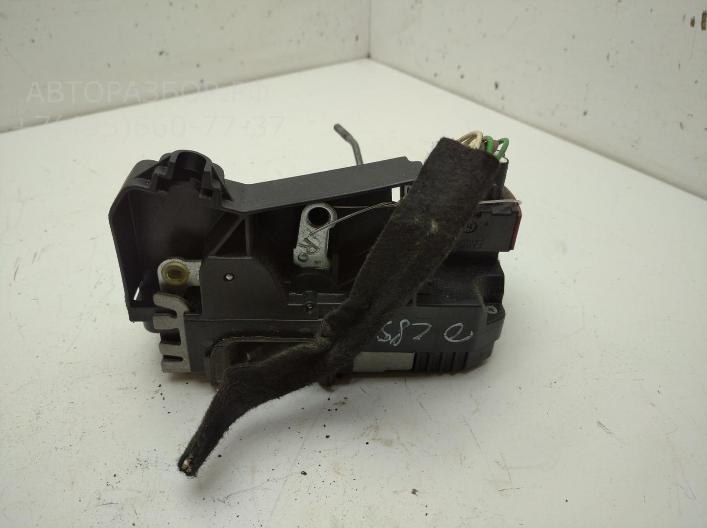 Замок двери передней правой