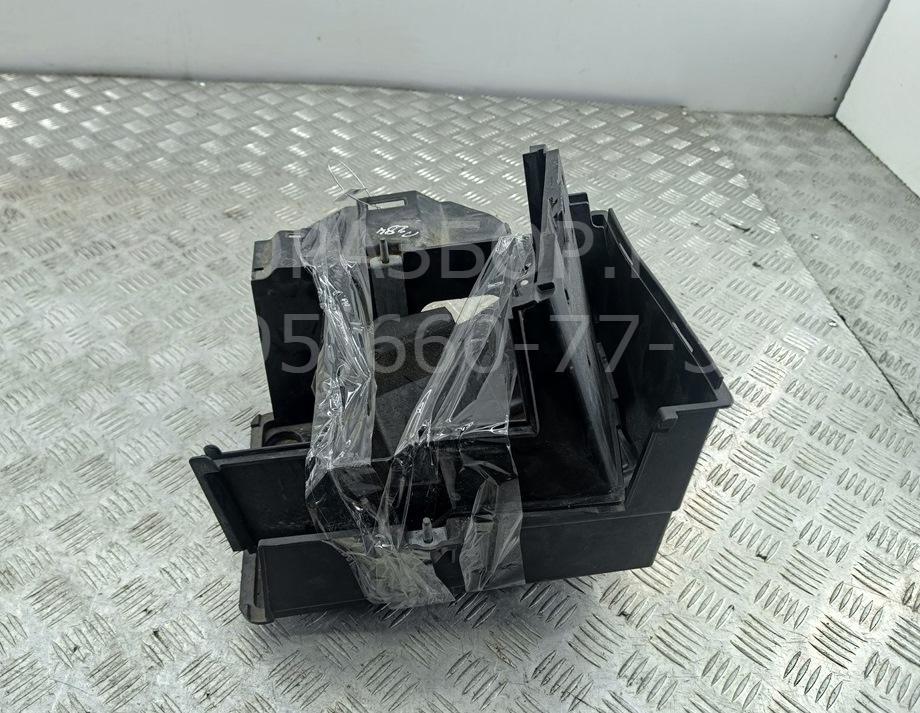 Крепление АКБ (корпус/подставка) для S40 2004-2012