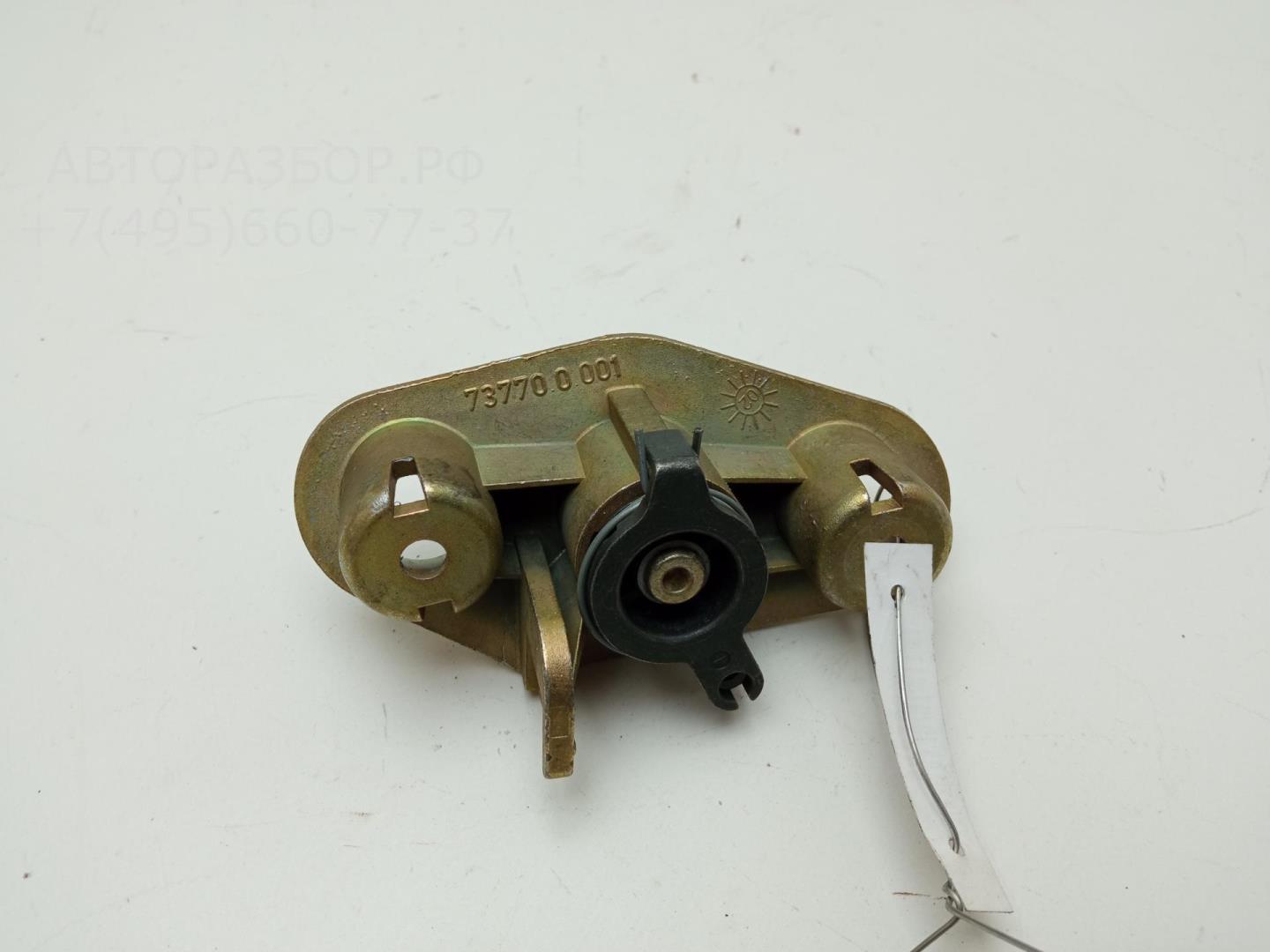 Вставка замка багажника