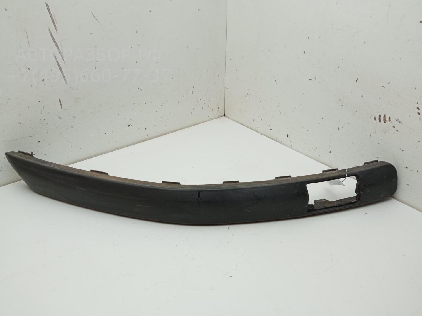 Молдинг переднего бампера правый