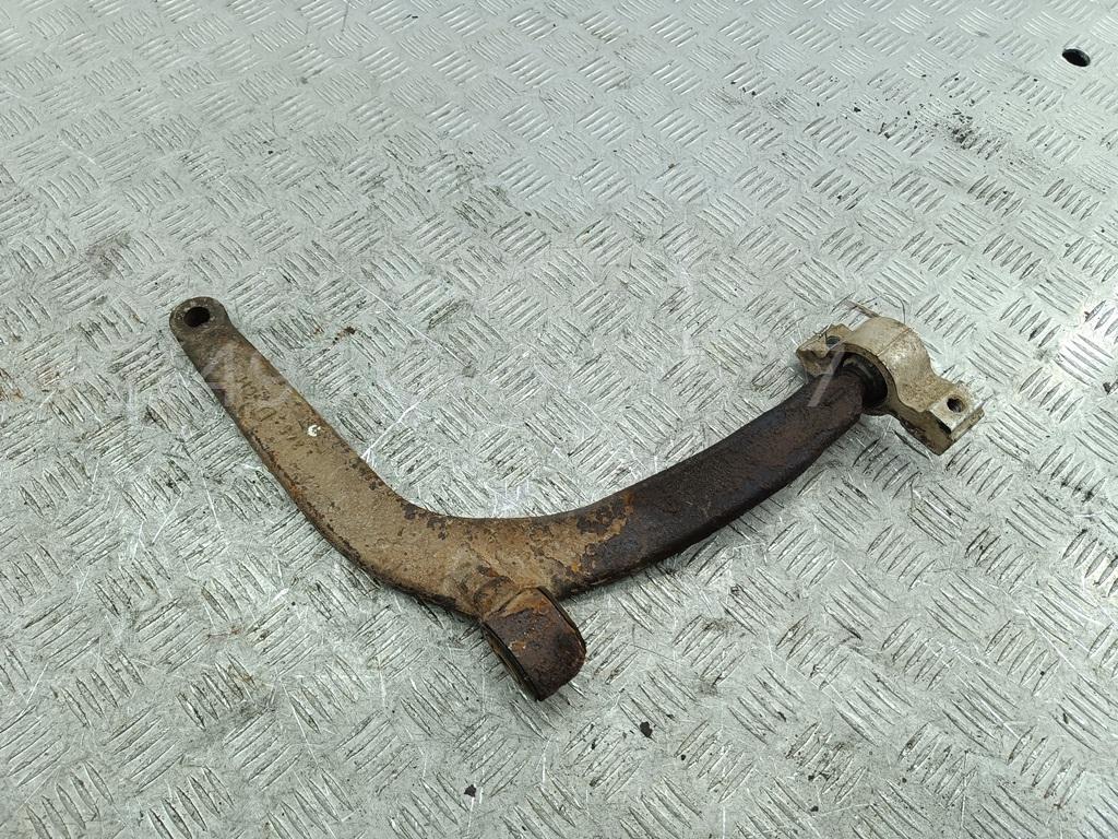 Рычаг передний правый