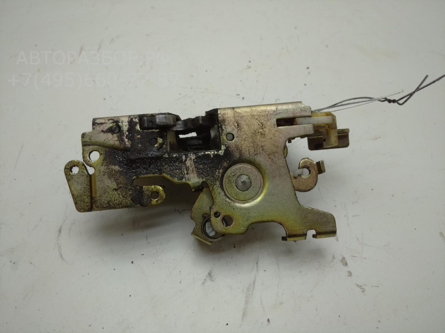 Замок двери передней левой