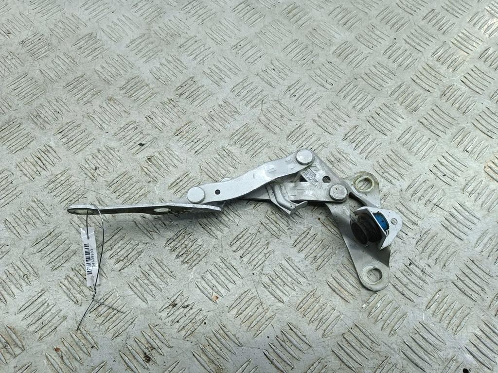 Петля капота левая