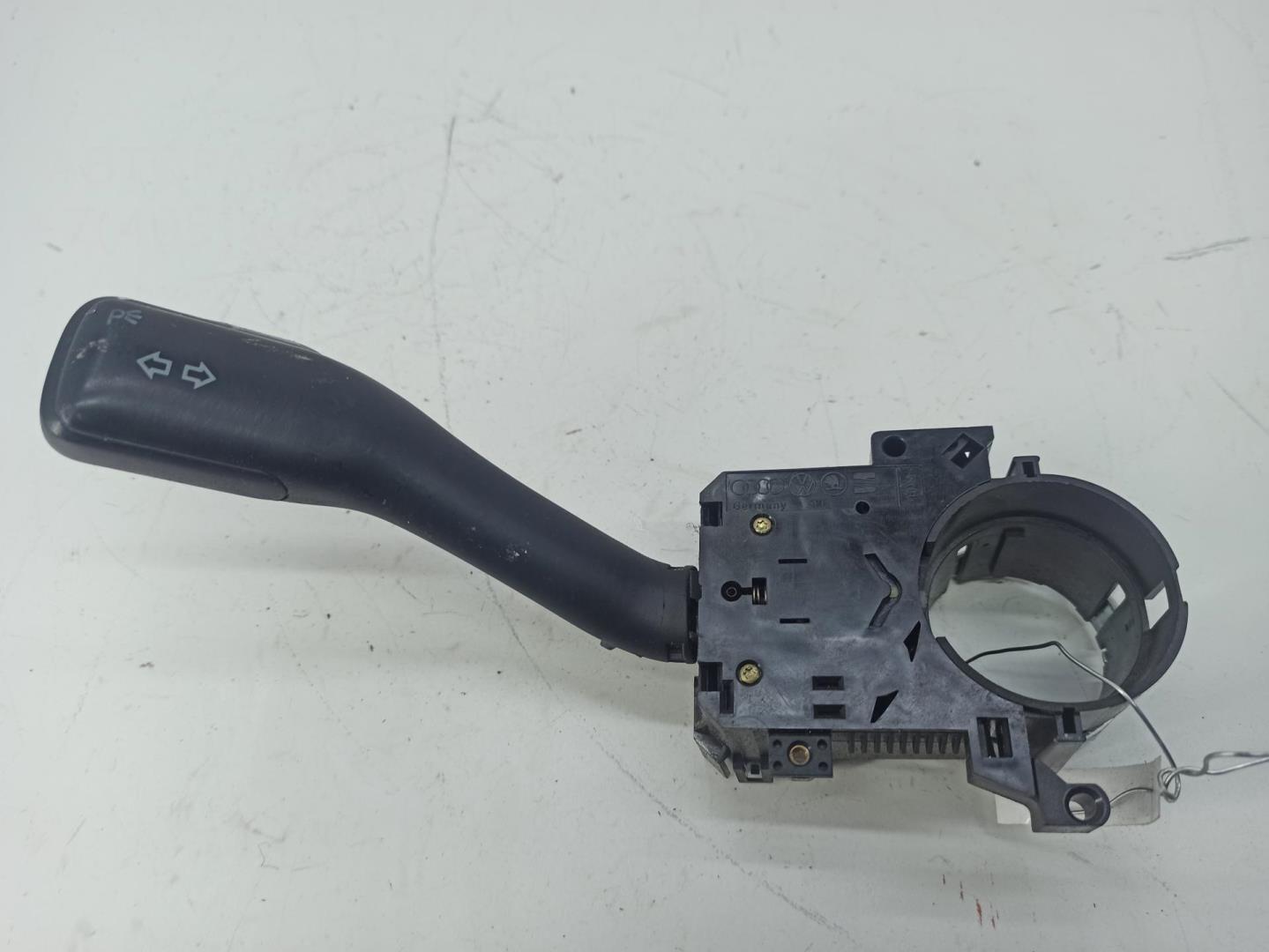 Переключатель поворотов подрулевой