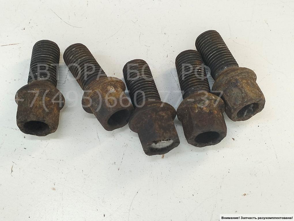 Болт колесный