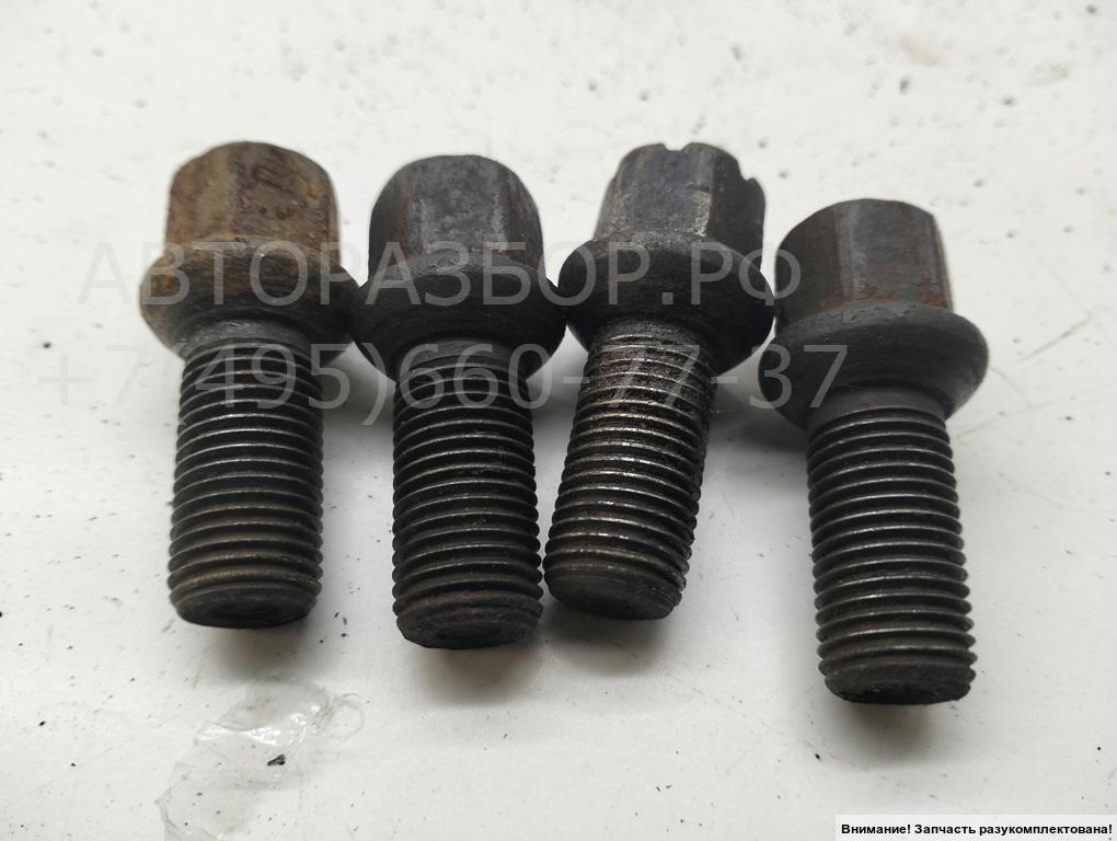 Болт колесный