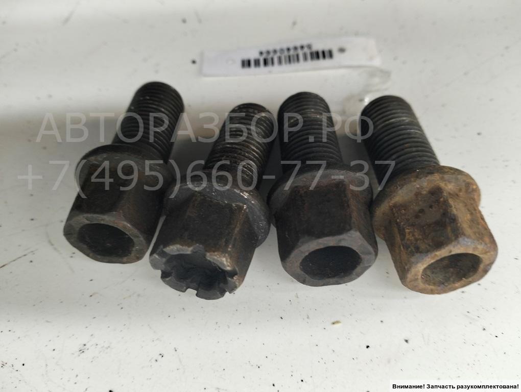 Болт колесный