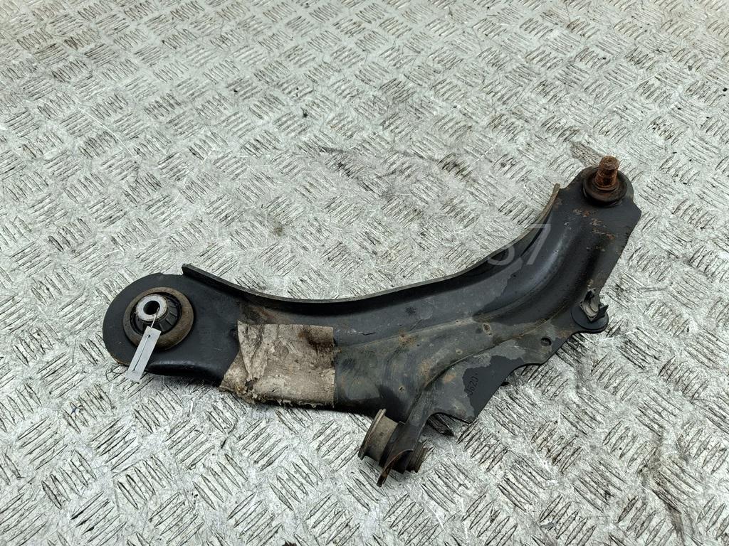 Рычаг передний левый