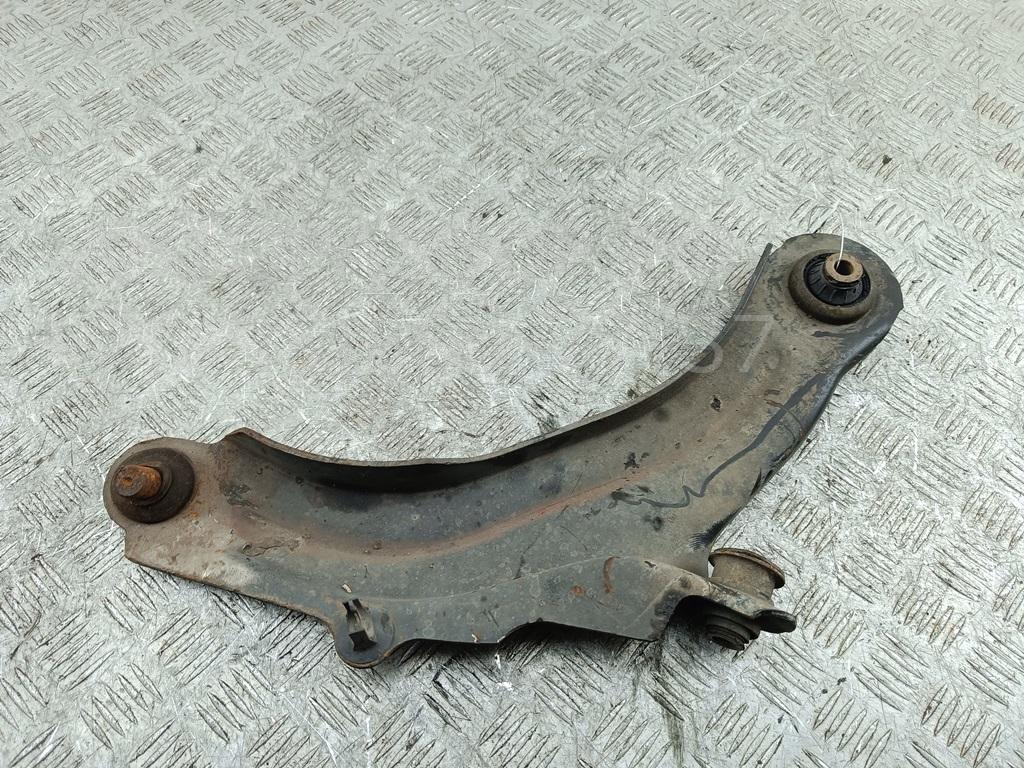 Рычаг передний правый