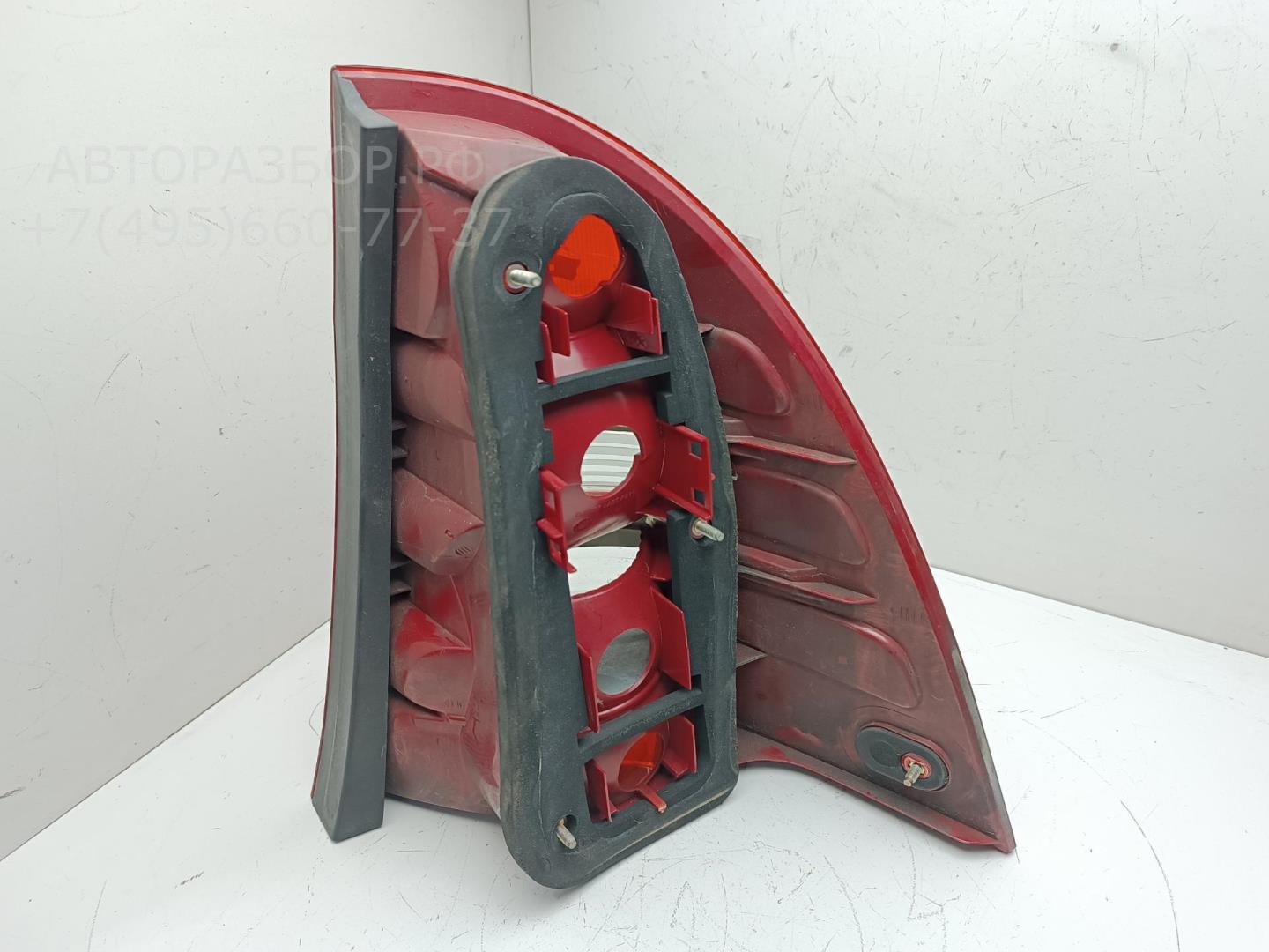 Фонарь задний левый