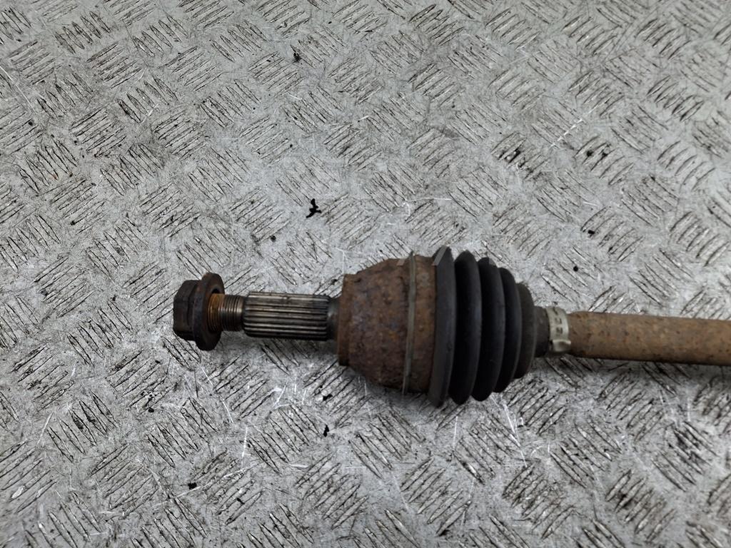 Полуось передняя левая