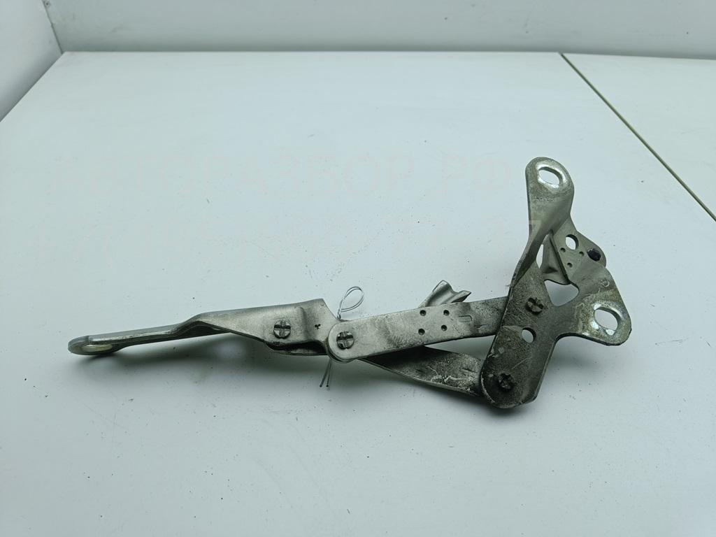 Петля капота левая