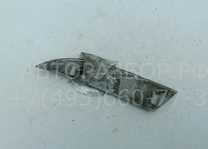 Отражатель в бампер задний правый