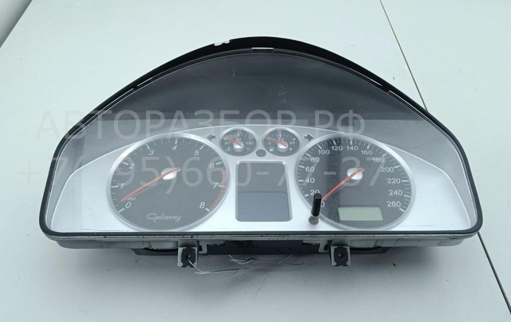 Панель приборов