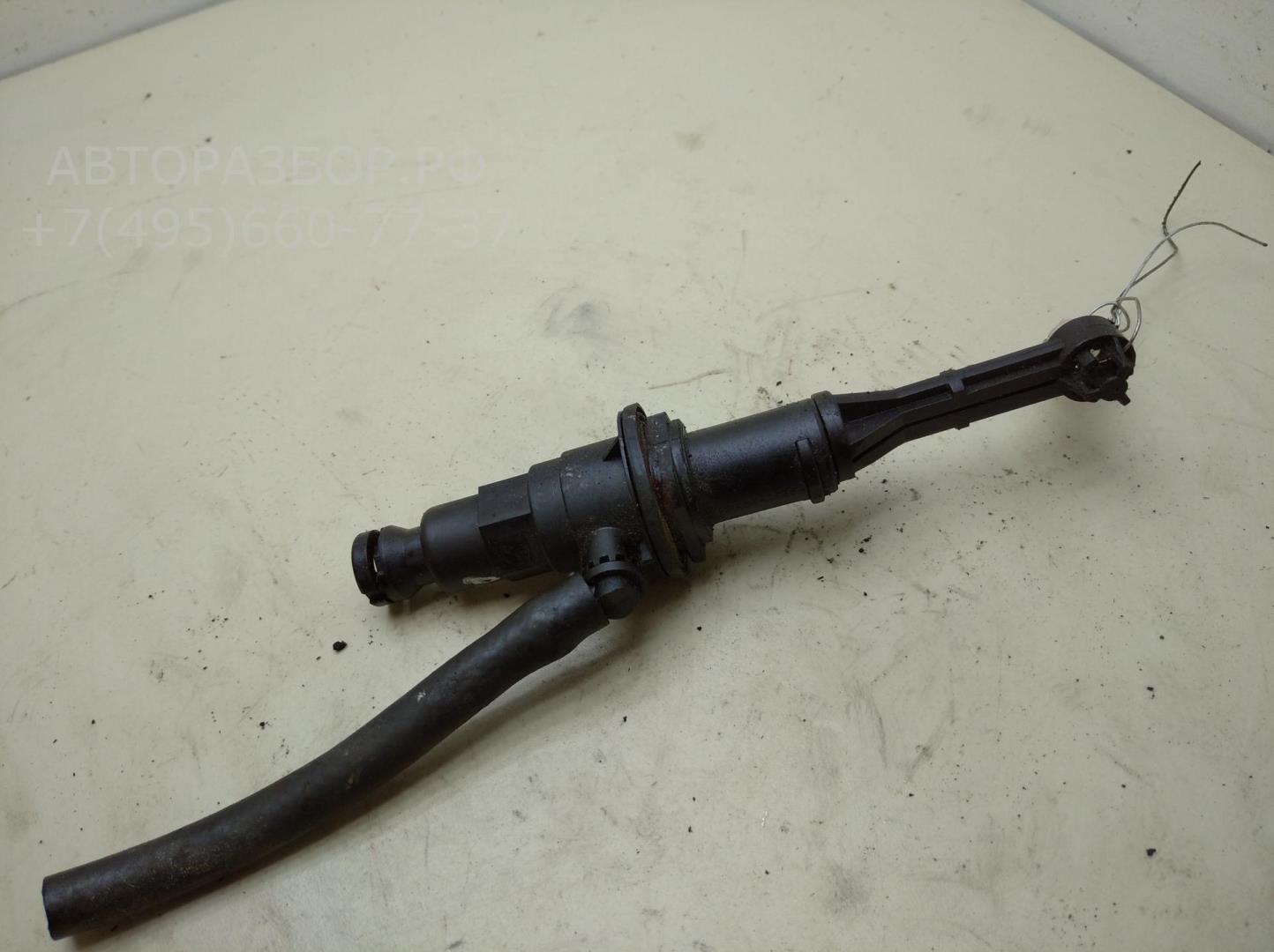 Цилиндр сцепления главный