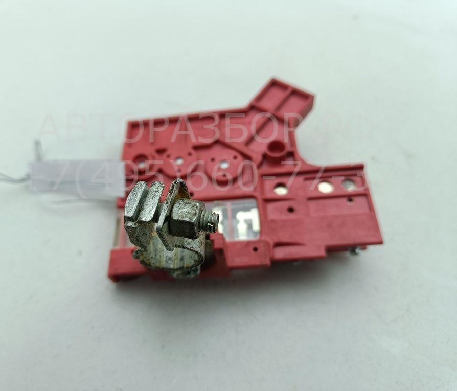 Клемма аккумулятора +