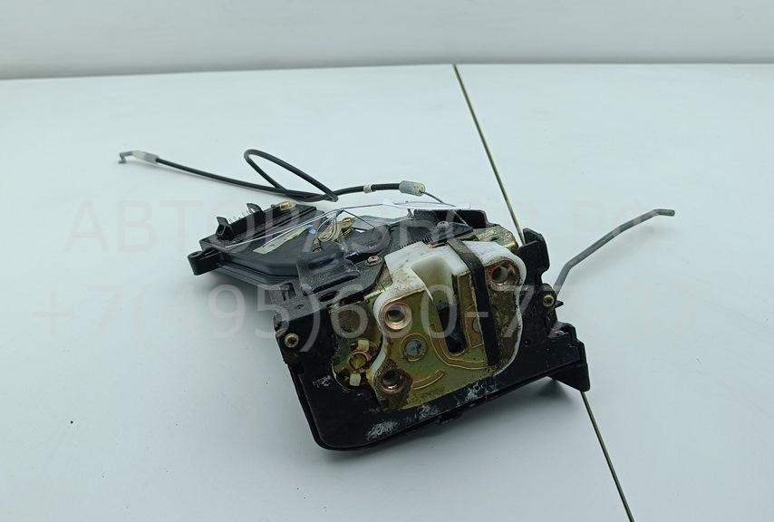 Замок двери передней правой