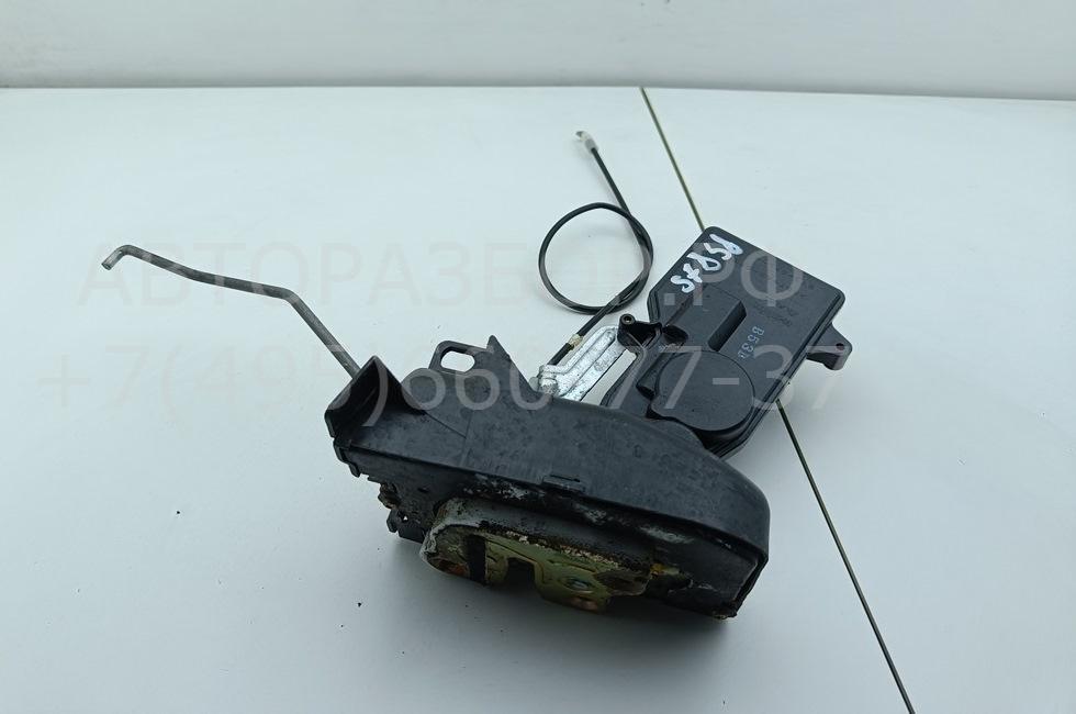 Замок двери передней правой