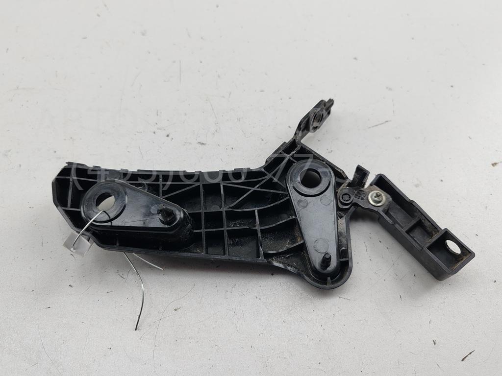 Кронштейн переднего бампера правый