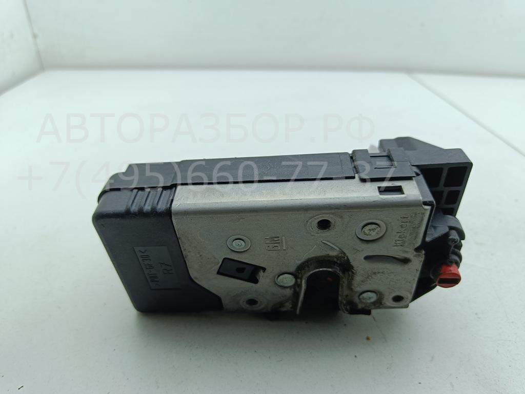 Замок двери передней левой