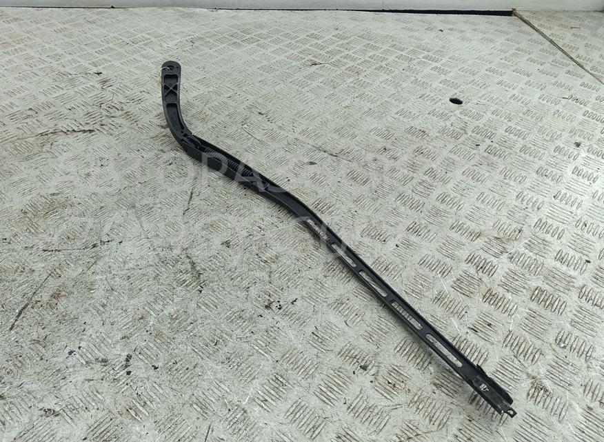 Поводок стеклоочистителя передний левый